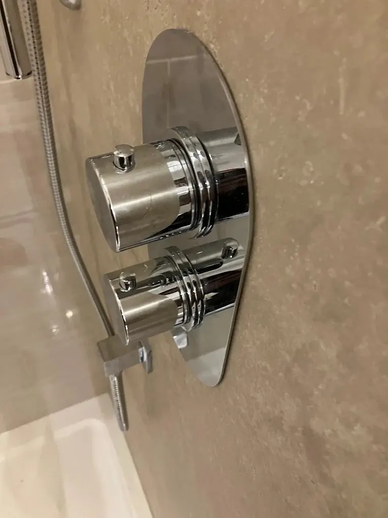 Chrome thermostatic shower mixer valve