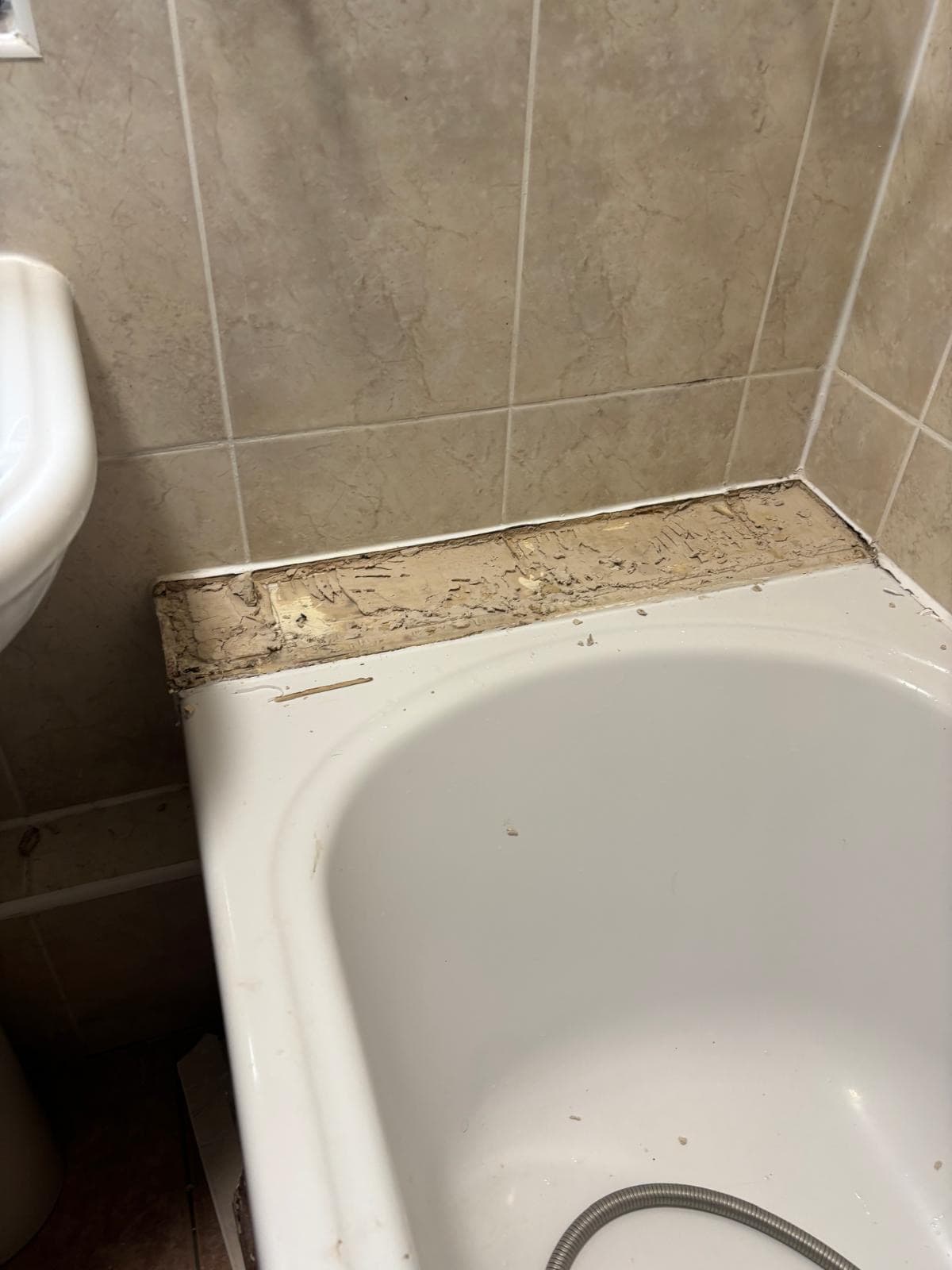 Bathroom floor rebuilt after water damage, Kirkstall — photo 6