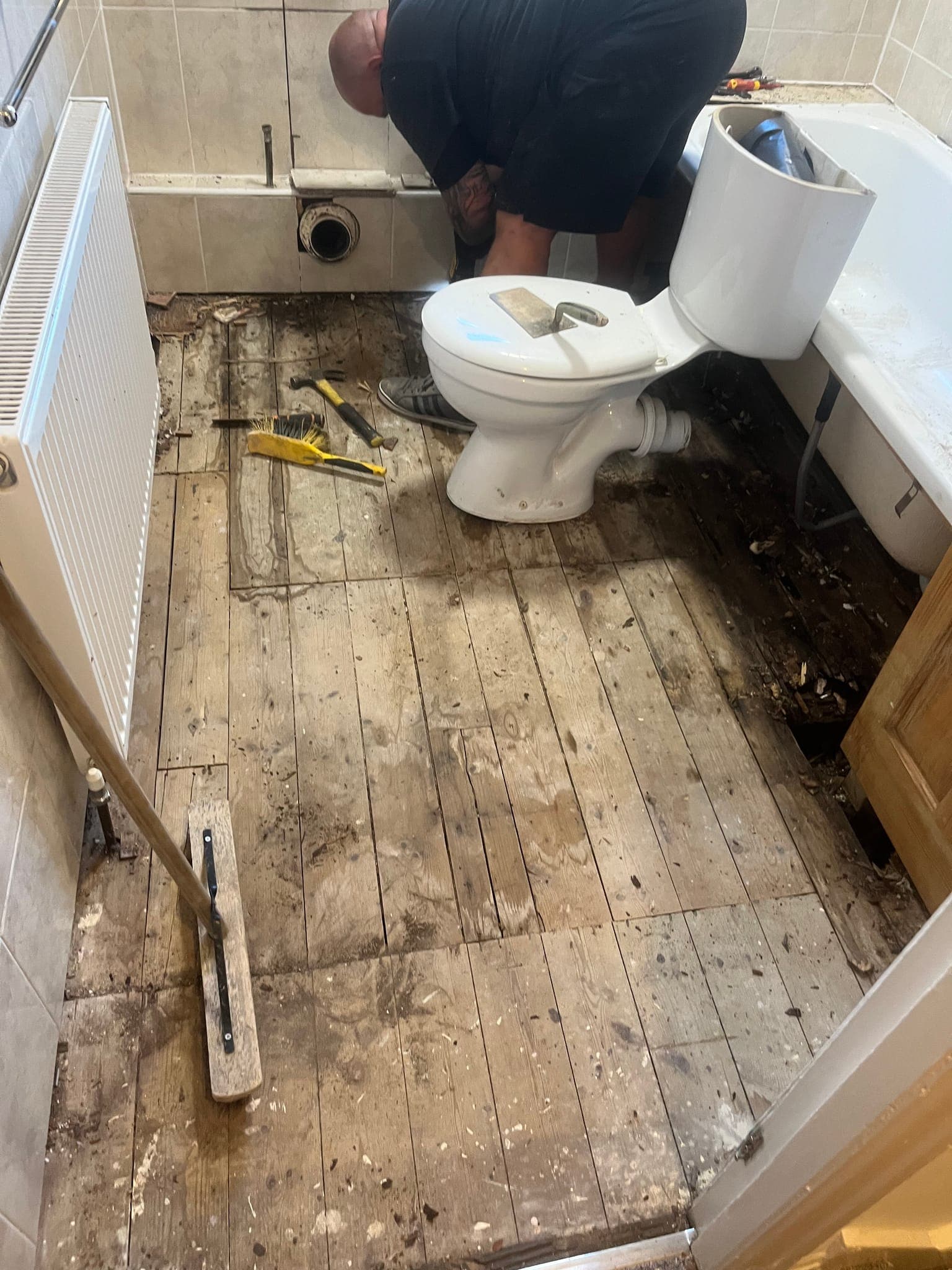 Bathroom floor rebuilt after water damage, Kirkstall — photo 2
